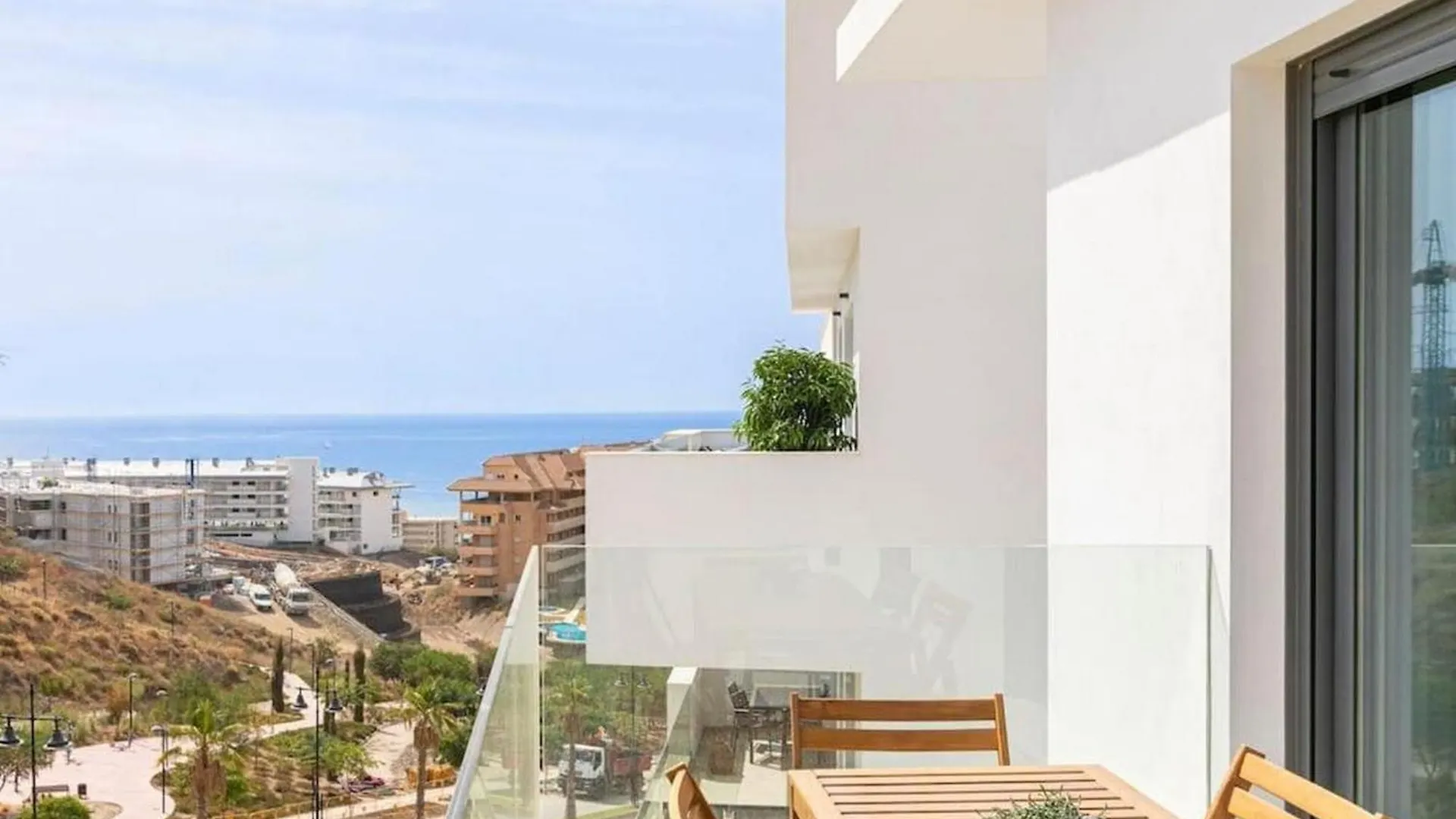 TorremuelleMiddle Views Luxury Sea Escapeアパートメント アパート